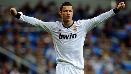 天皇杯半场：永户胜也破门，神户胜利船1-0广岛三箭（天皇杯半场：永户胜也建功，神户胜利船1-0暂领先广岛三箭）