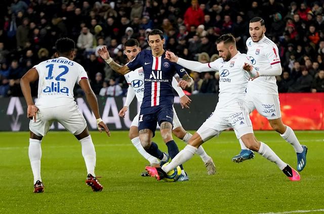 曼联无法复兴 阿莫林临场够差劲 主场1-1西汉姆联领先就乱换人