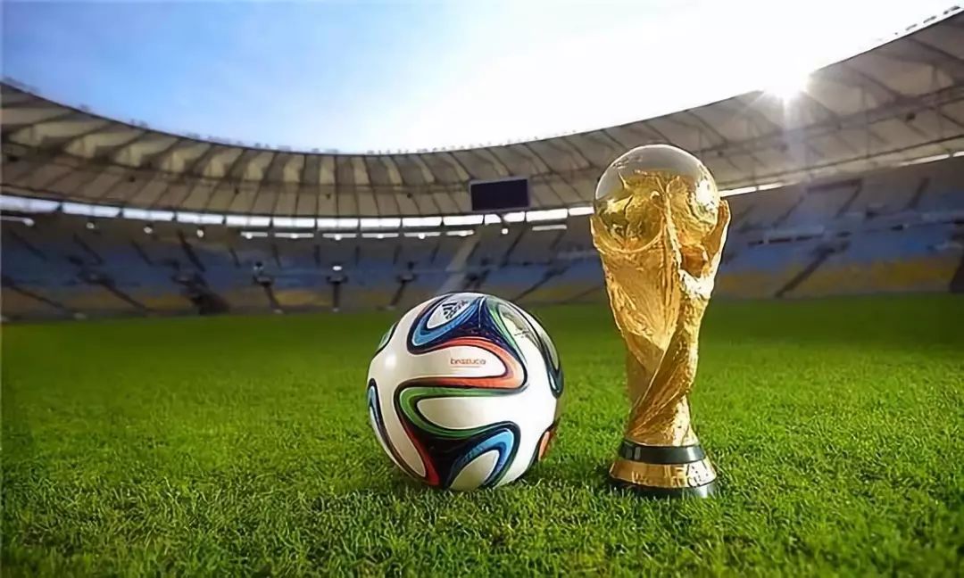 英超半场：哈兰德头槌破门，曼城暂1-0水晶宫（英超半场：哈兰德头球建功，曼城暂以1-0领先水晶宫）