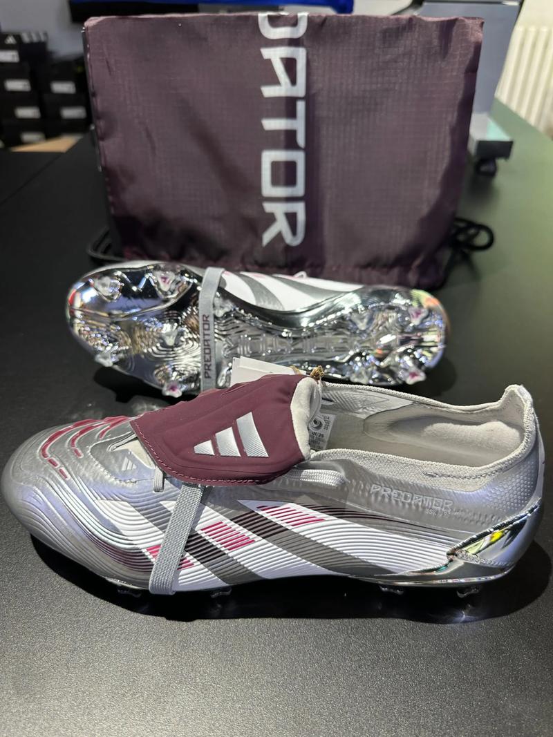 记者：巴洛特利与达曼协作的传闻不实，没有球队有意签下他（记者否认巴洛特利将与达曼联手的传闻，暂无球队愿意签下他）