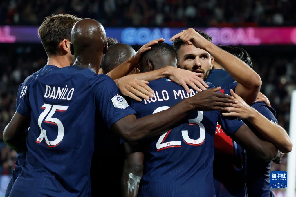 国乒三连冠 感恩幕后英雄