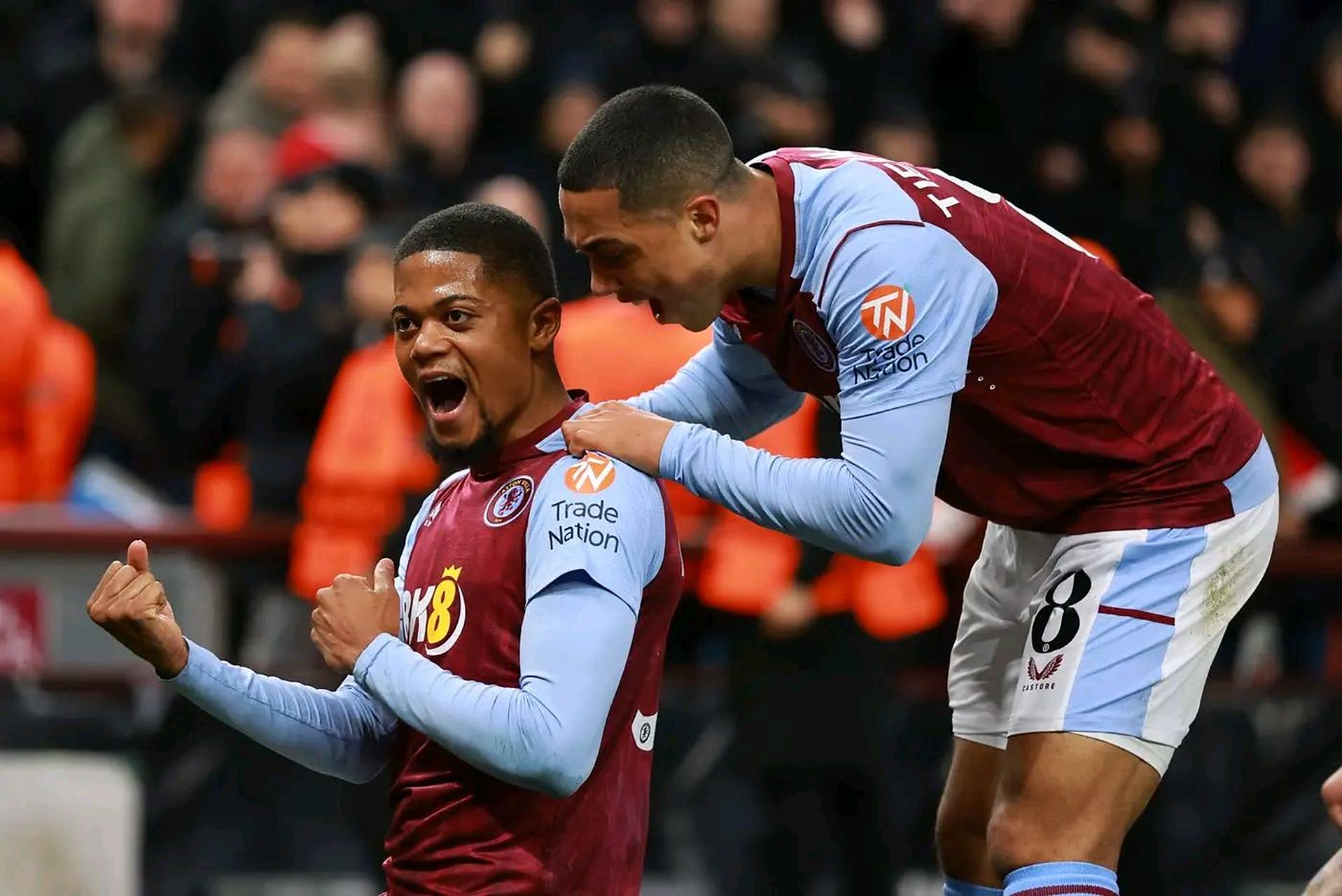 奥格斯堡2-0勒沃库森，吉安努利斯传射，药厂三中门框